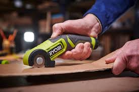 RYOBI Mini-såg 4V USB – 38 mm blad inkluderat